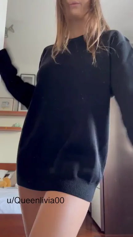 Thick Blonde Tease Begs for Cock Prints on Her Juicy Cheeks