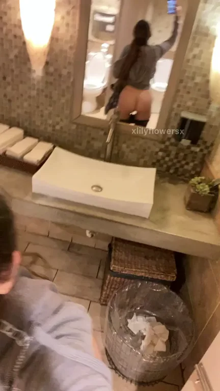 MILF's Juicy 🍑 Ass Tease in the Bathroom Mirror 😈 [F]