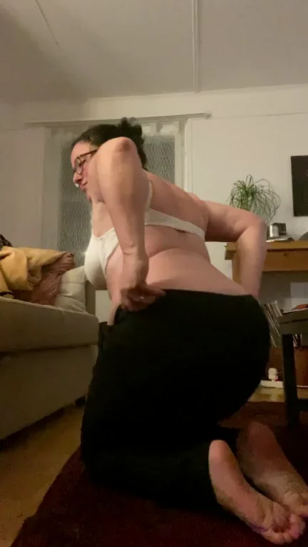 Touch My Juicy MILF Ass Like You Crave It 🍑🔥