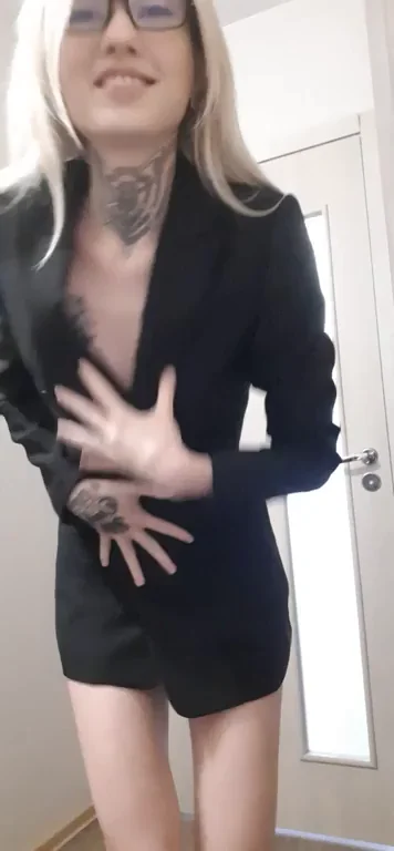 Tattooed Blonde Slut in Open Blazer Begs for Pussy-Eaters to Creampie Her!