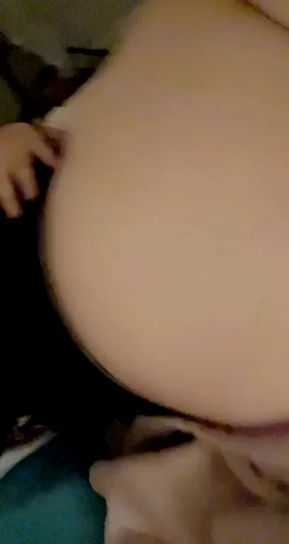 Come lay behind me