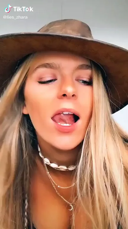 Lia Zara's Slutty Tongue Tease in Cowboy Hat 😘🔥
