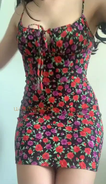 A dress and no panties, you know what that means…