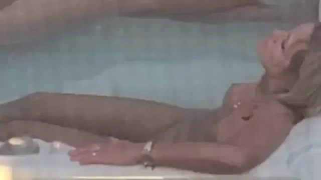 MILF that loves to skinny dip