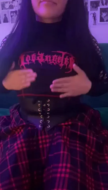 Goth Girlfriend's Fishnet Tease: 'Do You Find Me Sexy?'