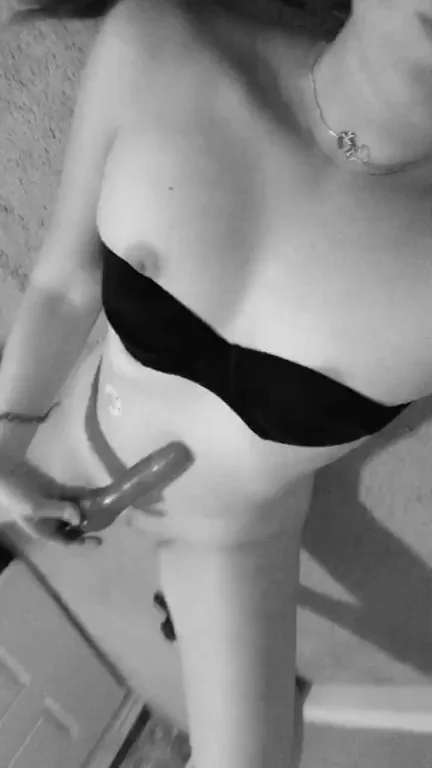 I’m tired of using my dildo I need a real cock to cum inside me ??