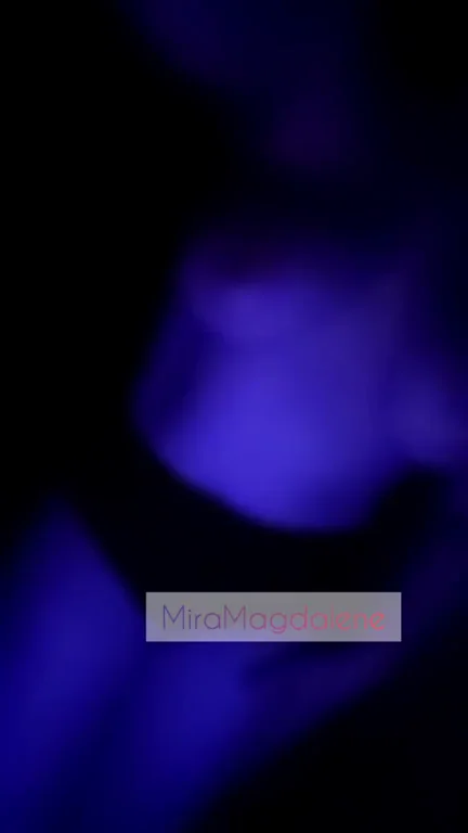 Got color changing lights, looks great on my pale skin. ??
