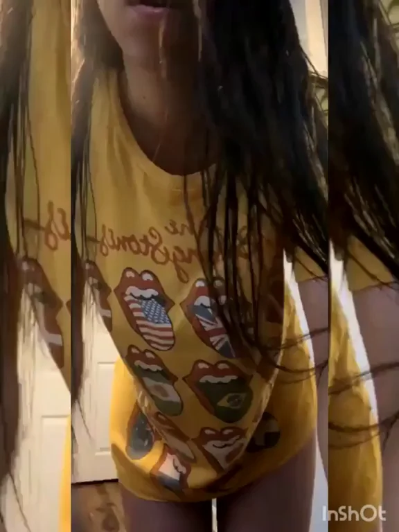 Don't judge by the big t-shirt ??