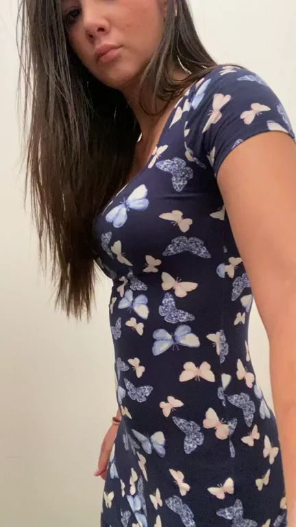 Latina Bombshell's Big Ass Tease: Face-Sitting Invitation