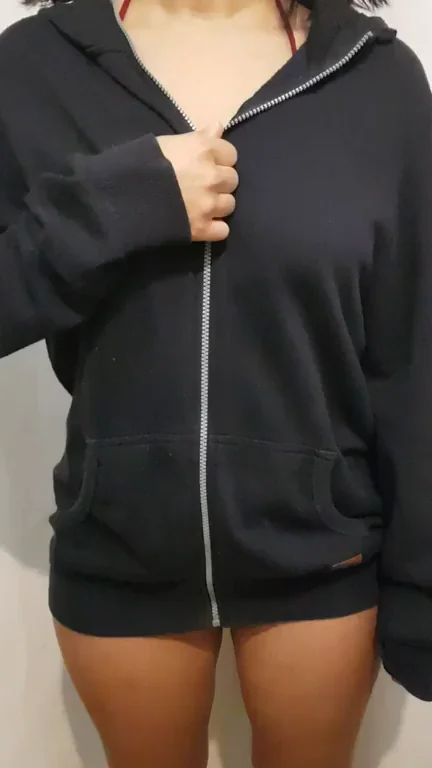 Hoodie Slut Begs: 'Eat My Thick Ass!'