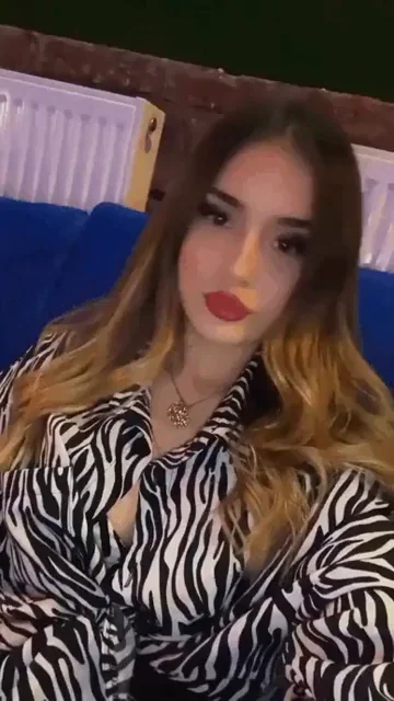 Work? Nah, Craving That Dick Suck All Day 😩🍆💦