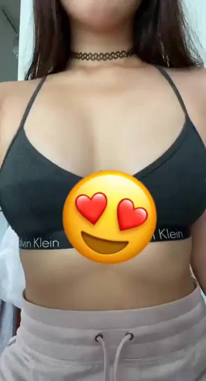 Cute Korean Babe Teases Her Tiny Natural Titties
