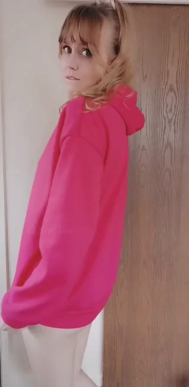 Are oversized hoodies on petite bodies your thing? ?