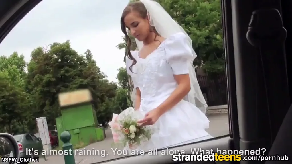 Runaway Bride's Juicy Ass Tease 💒🍑🔥