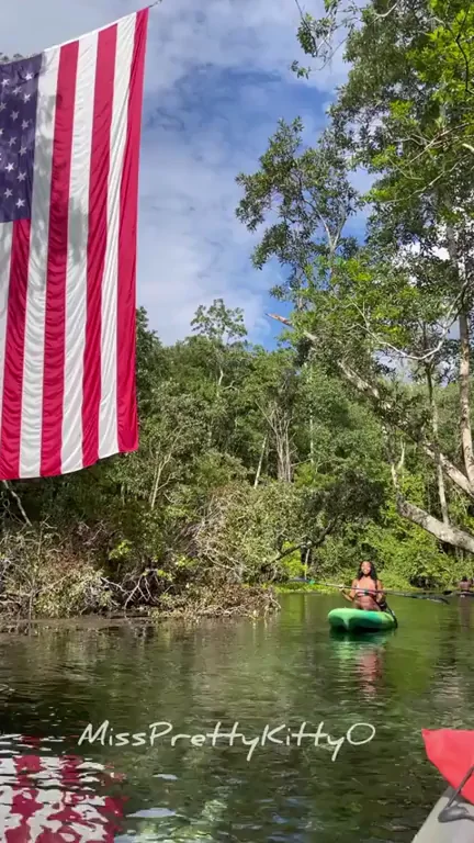 Flashing my boobs like a true Floridian ?