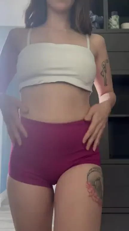 Titty drop ft a booty shake (oc)
