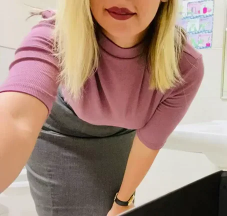 Good morning class. Today we are going to learn about thigh-gaps. [f]40