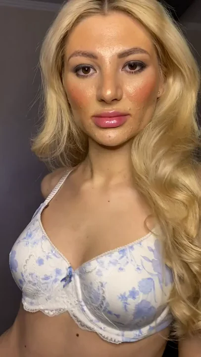 Lingerie Tease on My Slutty Body? 😘🍑💦