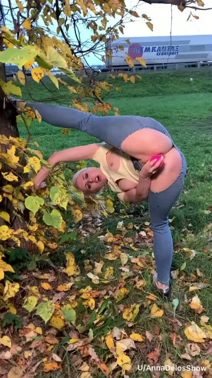 Shy Boys Wanna Join My Outdoor Ass Flex & Pink Toy Tease 🍑🔥