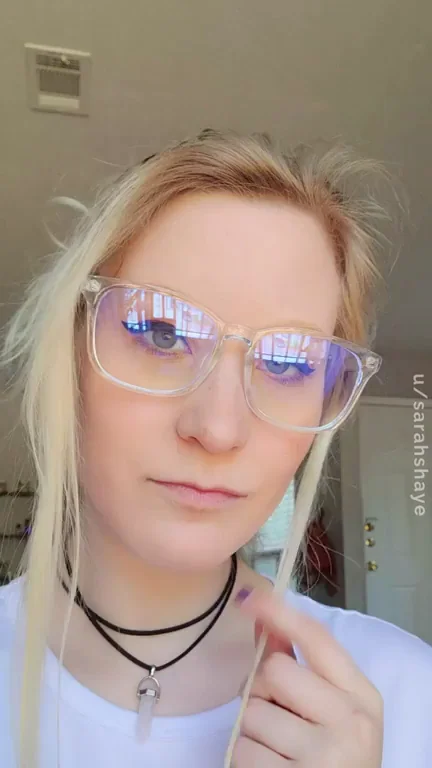5'1" Nerdy College Slut Drops Star Wars Tee to Flash Natural Jugs & Pussy 😍🔥