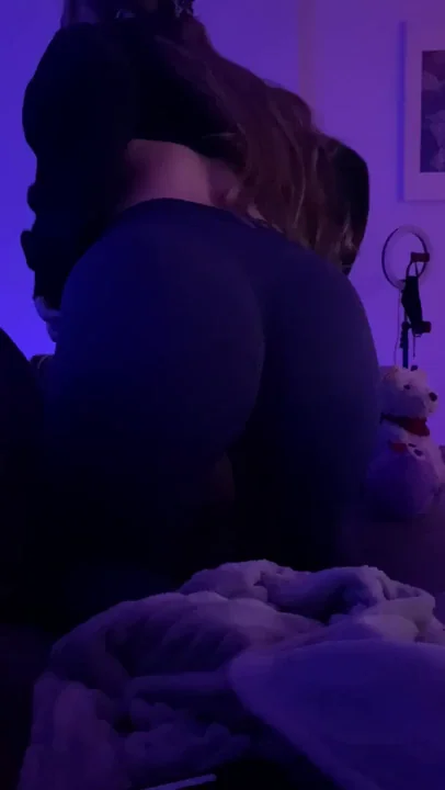 Post-Workout Bubble Butt Snack Tease 🍑💦🔥