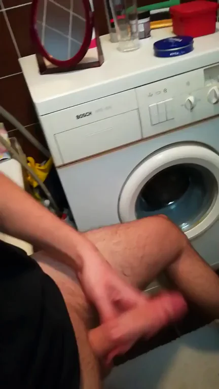 Thick Dick Laundry Jerk-Off 💦🚿