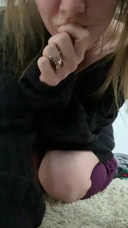 Cozy sweater to keep me warm and a naked body to keep you hot ?