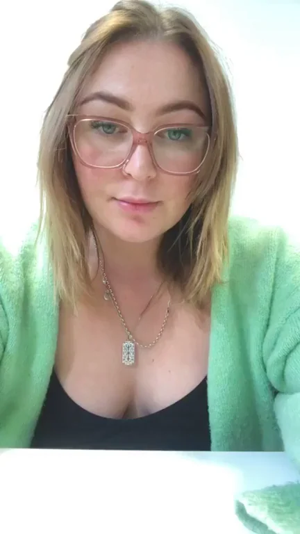 I’m getting too comfortable with getting my tits out at my desk?[f]