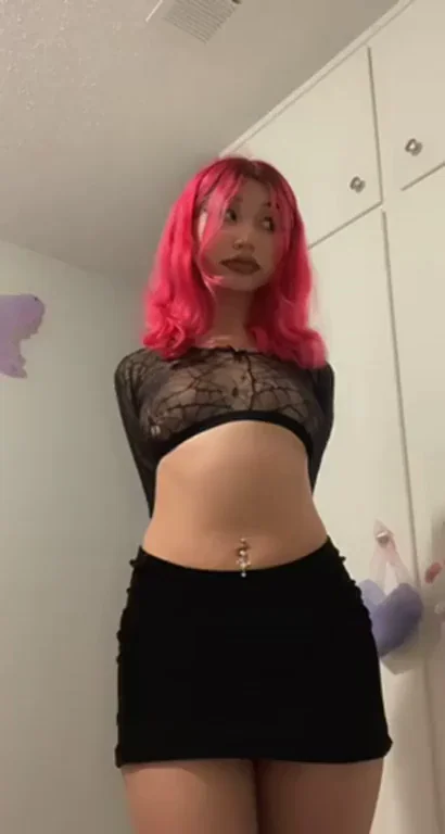 R u into petite goths ?