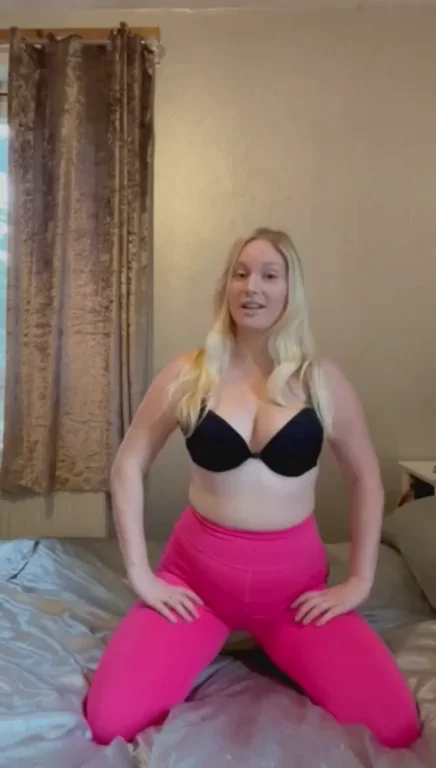 Blonde Slut Begs to Suck Thick Cock Now! 🍆💦