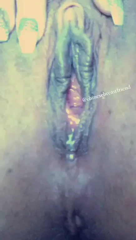 Lick my Asian pussy