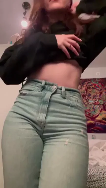 Peeling Off My Tight Jeans After a Long Day 😈🍑