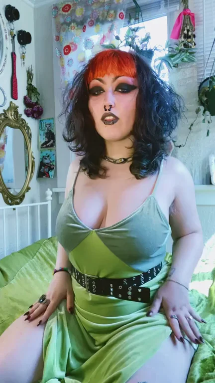 Goth Stacked Babe's Pierced Titty Drop Show 🔥👻
