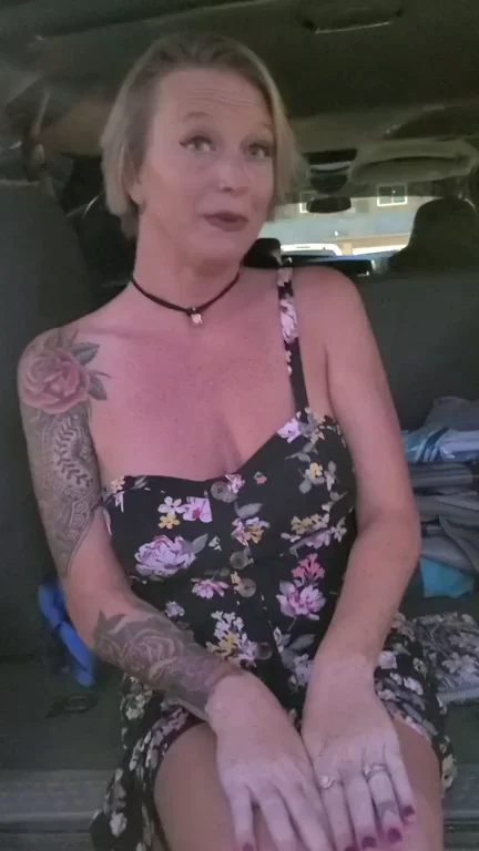 Would you fuck my milf pussy in the parking lot