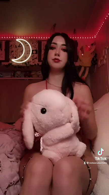 Do you like chubby with lil boobies?