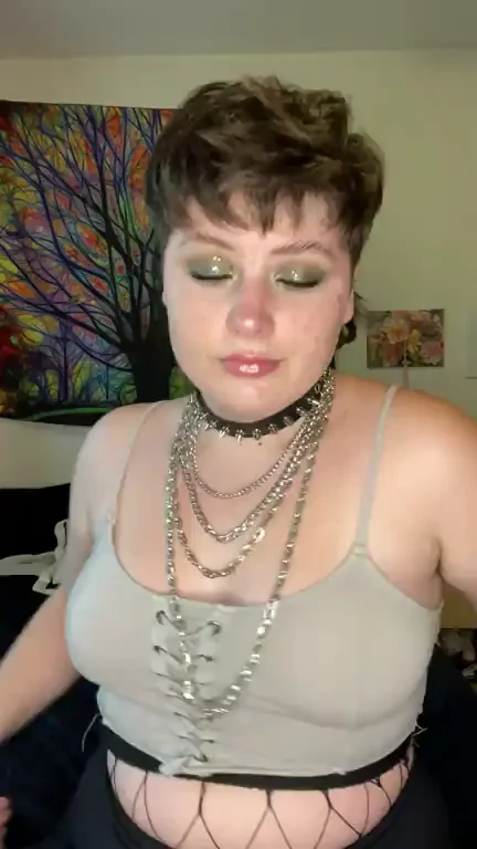 Do you like my outfit?