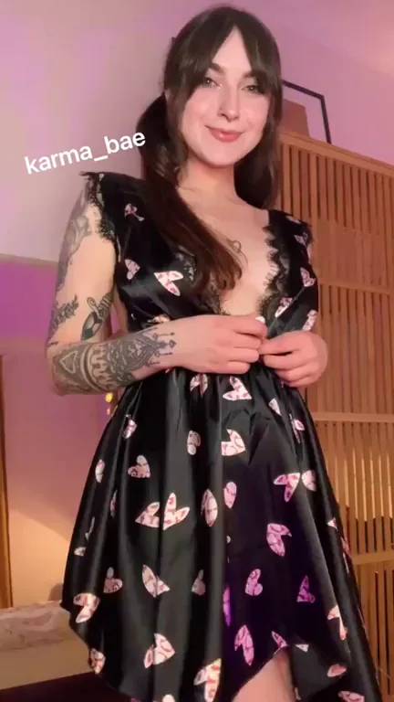 Karma Bae's Juicy Dimps Tease 🔥🍑