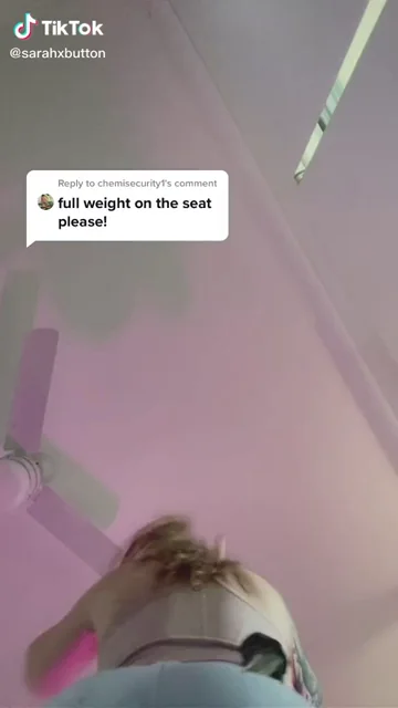 TikTok Slut's Juicy Cameltoe & Phat Ass Closeup 🍑💦