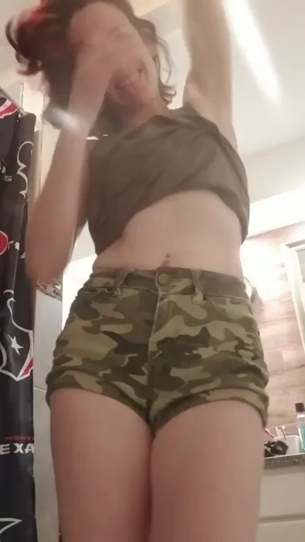 Good Moaning Camo Slut Tease 😈💦