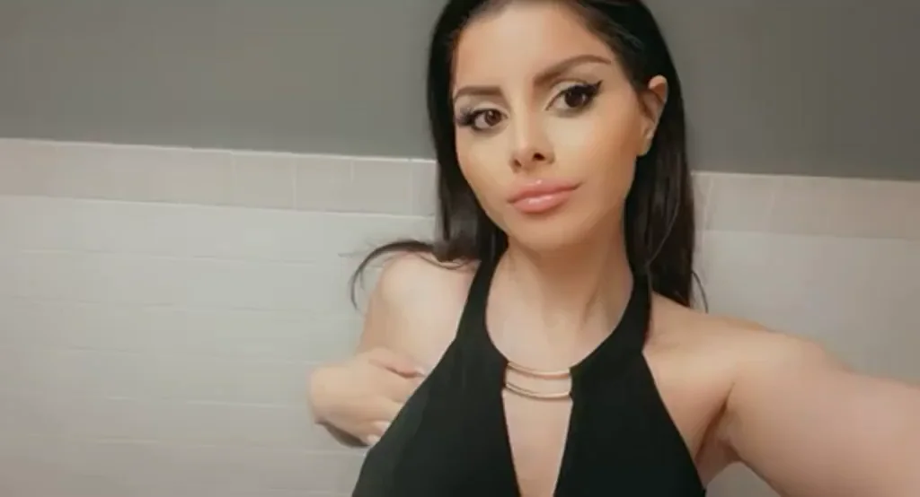 No Bra at Work: Busty Babe Frees Her Massive DDD Tits in Bathroom 😈🍈🍈