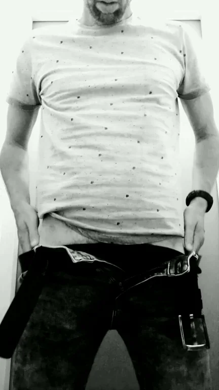 Black & White Thick Dick Tease from 40yo Stud 🍆⚫⚪
