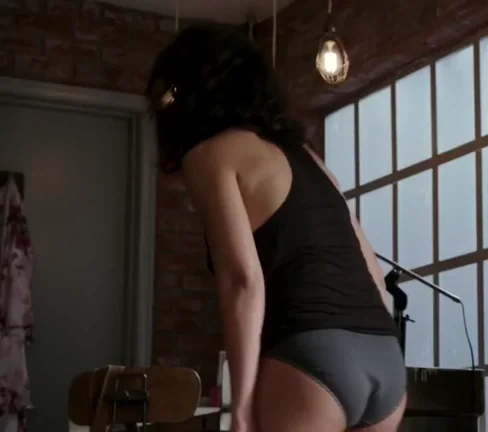 Emmanuelle Chriqui's Juicy Ass Tease 🍑🔥