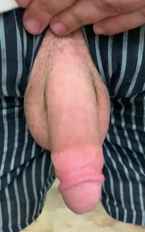 girthy, heavy, and bouncing into the weekend (gif)