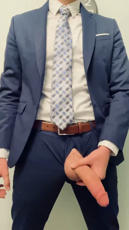 Mmm 😍 Suit Guy's Massive BWC Bulge Tease 🍆💦