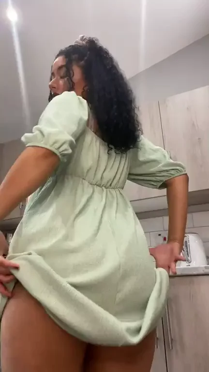 Older Daddies, Crave My Massive Ass? 🍑🔥