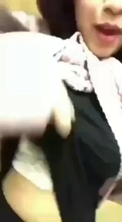 Cute Girl Accidentally Posted some hot Video's on Her SNAPCHAT Showing B00b$ " Pic's & Total 8 Video's " PIC'S & 8 VIDEO'S DOWNLOAD LINK IN COMMENTS??