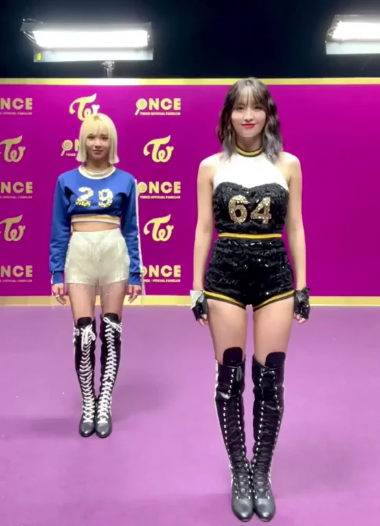TWICE - Momo & Chaeyoung