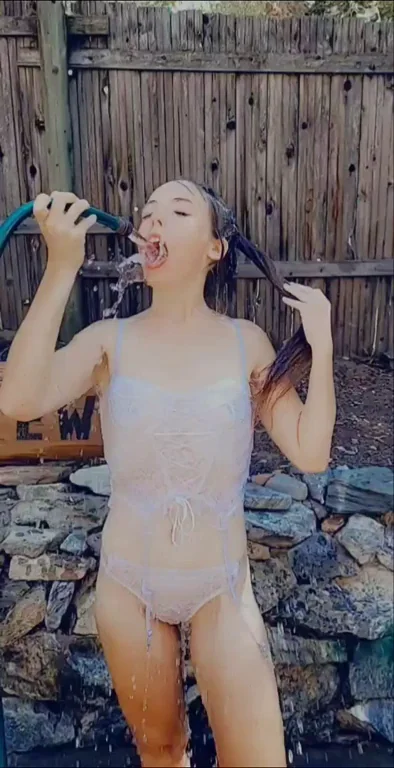 Amatuer onlyfans page FREE subscription!!! ?? PETITE, SHY, STONER, MOM, ready to fill your needs and please you ??