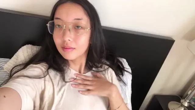 tried my best to wink but failed so i just show u my butt instead