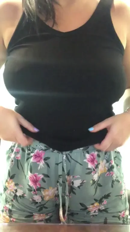 Who Wants to Grab These Juicy Tits? 🍈🍈